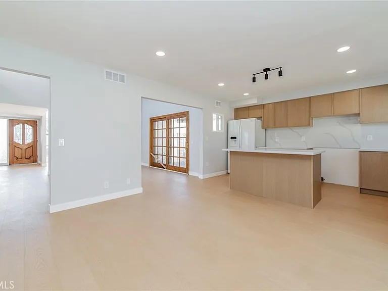 19412 Sierra Chula Rd — Photo 2