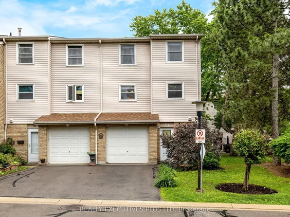 5878 Montevideo Rd #33, Mississauga, ON L5N 2V5