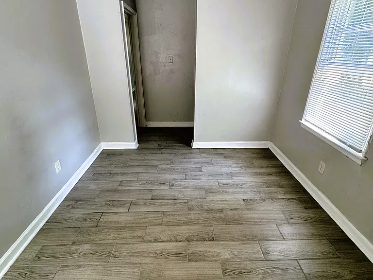 4374 Deborah Ave — Photo 9