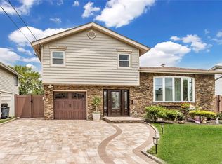 6 Oxford Rd, East Rockaway, NY 11518