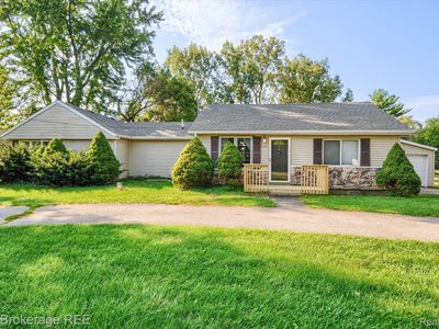 4332 Lippincott Blvd, Burton, MI, 48519