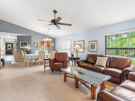 3rd image of 6756 SE Bunker Hill Dr