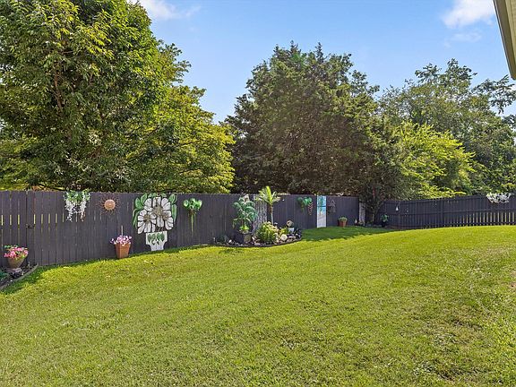 5th image of 7560 Hampstead Hall Dr
