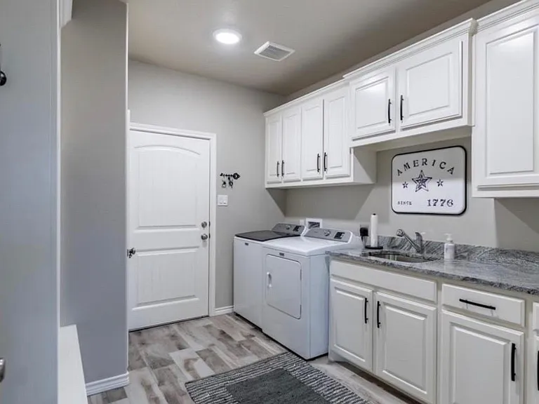 6611 Pinehurst Dr — Photo 3