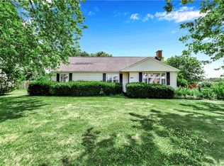 7197 Sisson Hwy, Hamburg, NY 14075