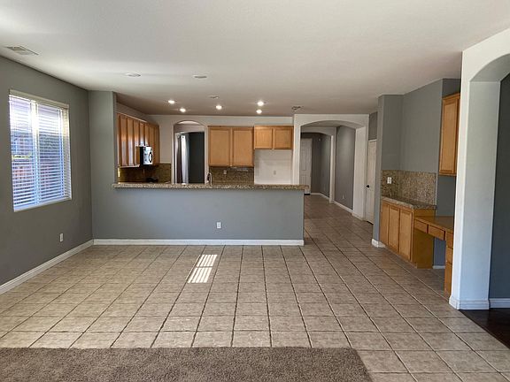5th image of 32604 Armoise Dr