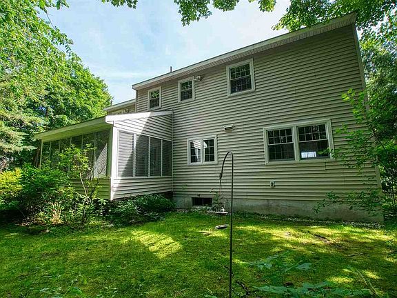 2nd image of 6 Valleywood Dr