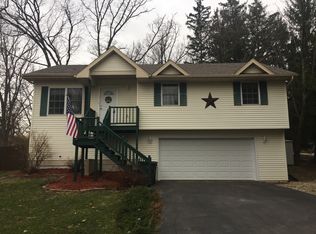 N3359 Hickory Rd, Lake Geneva, WI 53147
