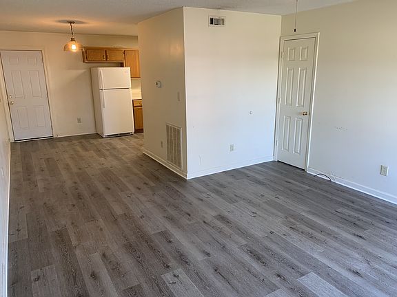 2nd image of 117 Naydonlin Dr #B