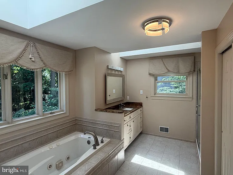 1714 Hickory Hill Rd — Photo 25