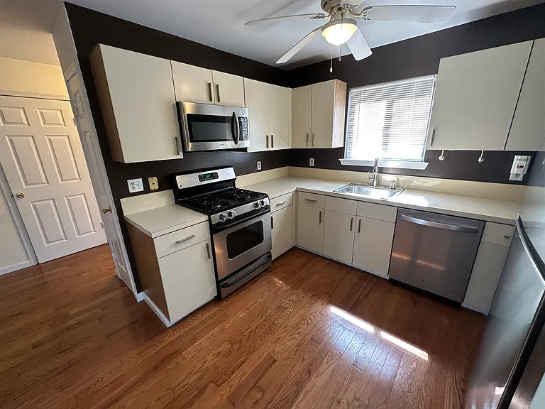 604 Wheatfield Ct #604 — Photo 4