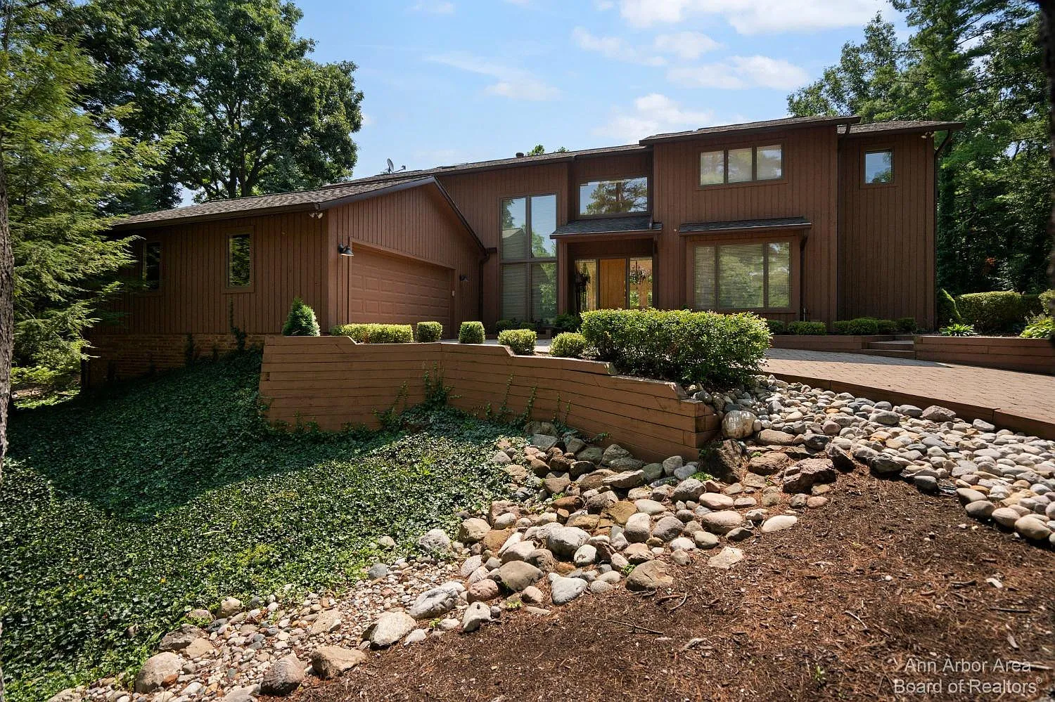 750 Barclay Ct photo 1