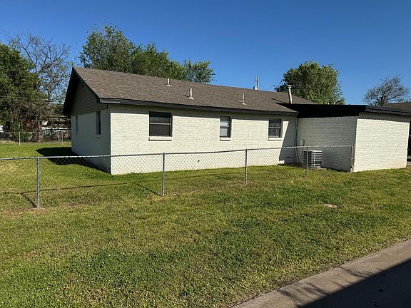 5th image of 820 NW 35th St #B