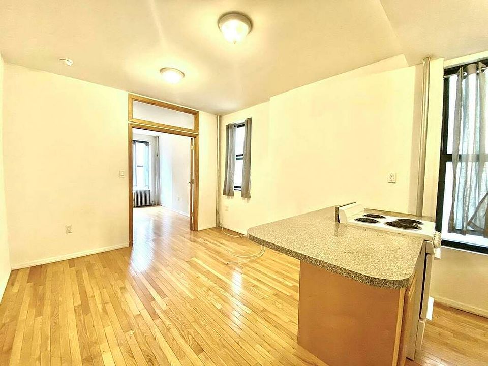 1st image of 206 E 6th St #7
