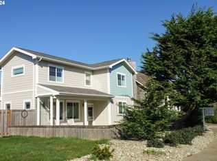 710 Seabird Dr SW, Bandon, OR 97411