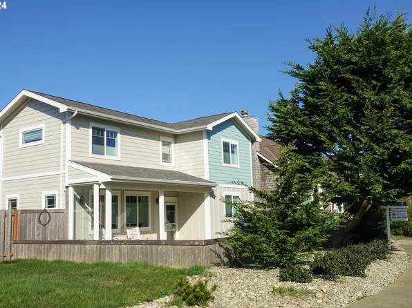 710 Seabird Dr SW, Bandon, OR 97411