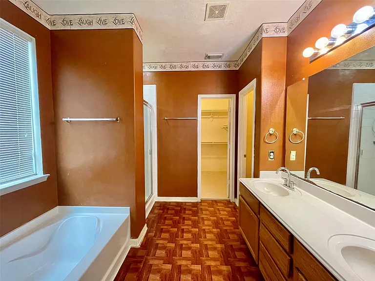 21142 Field House Ct — Photo 11
