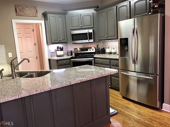 5th image of 340 Westminister Village Blvd