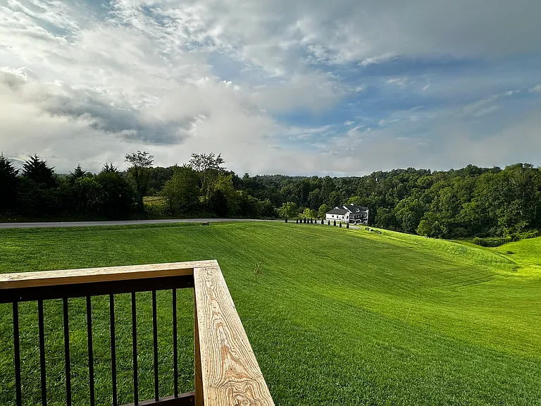 77 Horizon Way — Photo 2