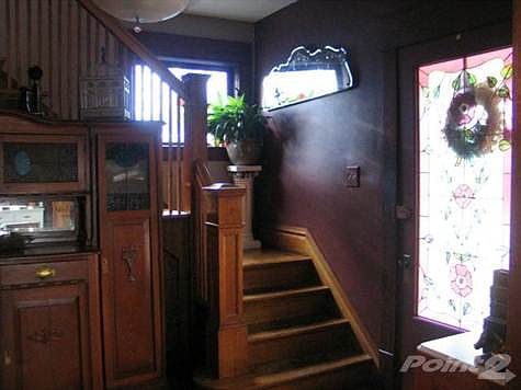 5th image of 555 School St