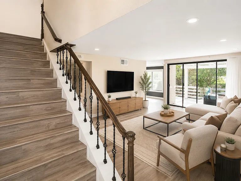 1007 Whitewater Dr — Photo 2