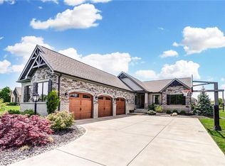1797 Grand Cypress Blvd, Waynesville, OH 45068
