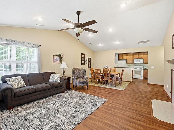 3rd image of 5382 Knotting Woods Dr