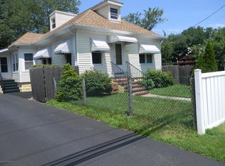838 Main St, Belford, NJ 07718