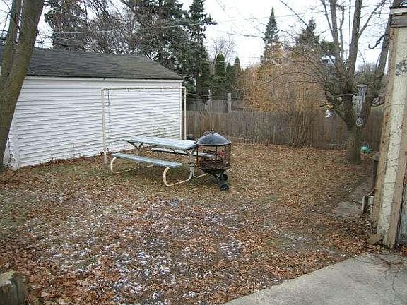 3rd image of 7714 W Arthur Ave