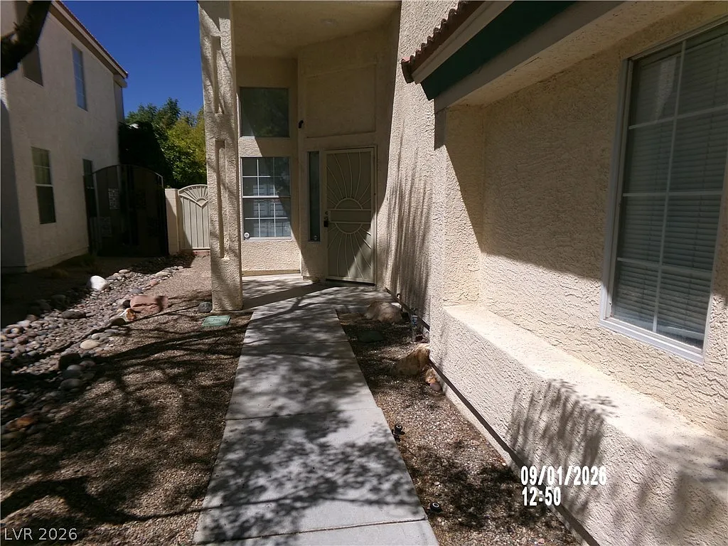 3 bed, 2.5 bath, 1821 sqft, $2,700 — Photo 3