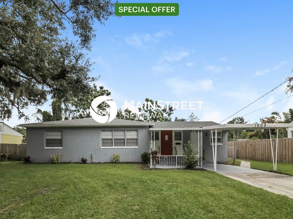 1609 Pinewood Dr