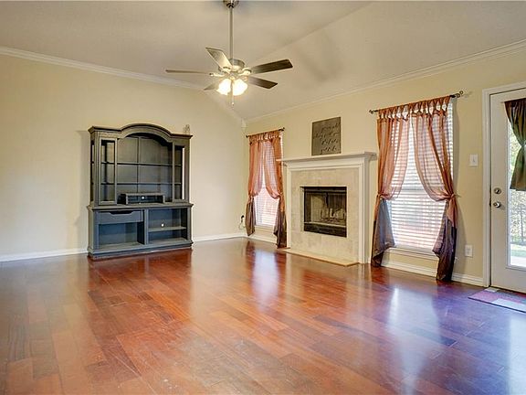 2nd image of 4804 Dogleg Dr