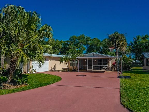 2nd image of 1399 SW Ibis St