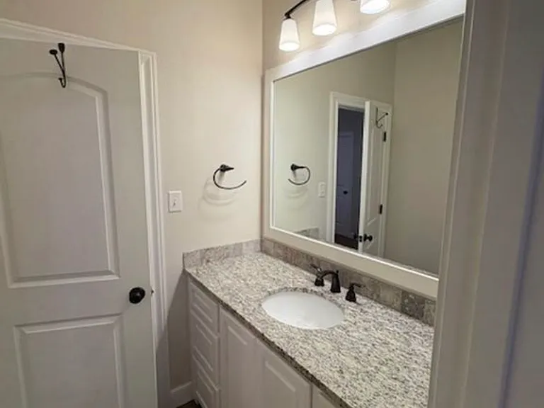 6709 Summerwood Trl — Photo 12