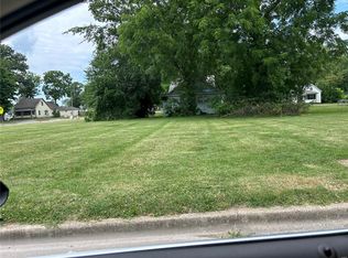 307 N Pine St, Centralia, IL 62801