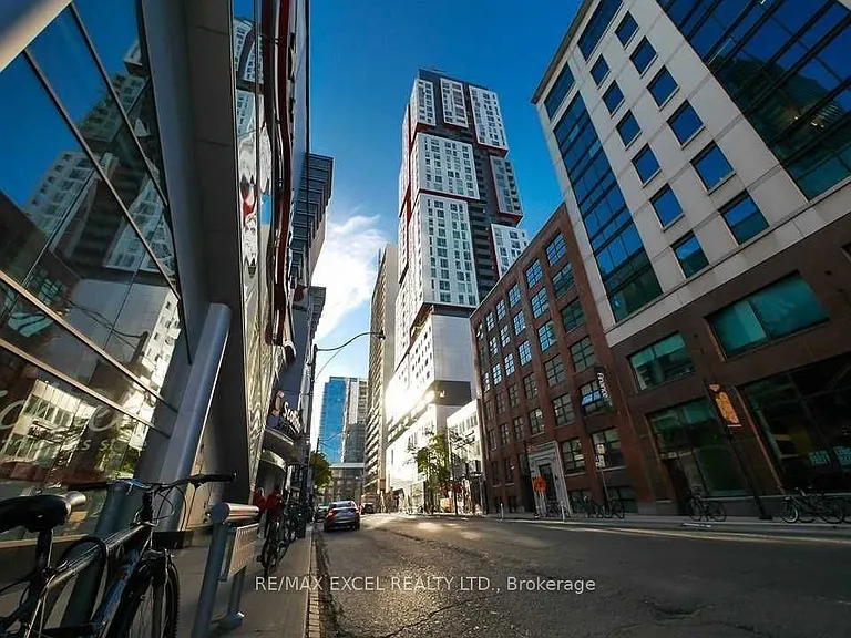 318 Richmond St W #2502 — Photo 25