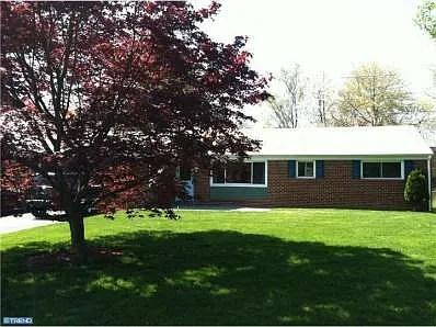 410 Deb Ln photo 1