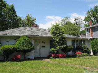 515 Summit Ave, Baldwin, NY 11510