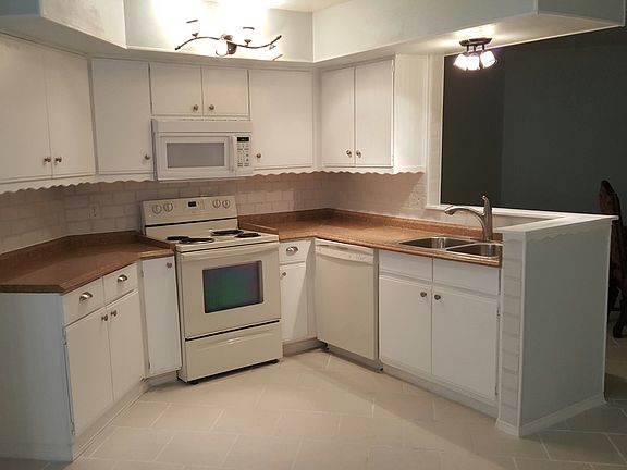 2nd image of 1016 Quincy Woods Ln
