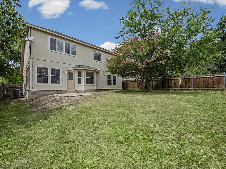 2432 Roundabout Ln — Photo 22