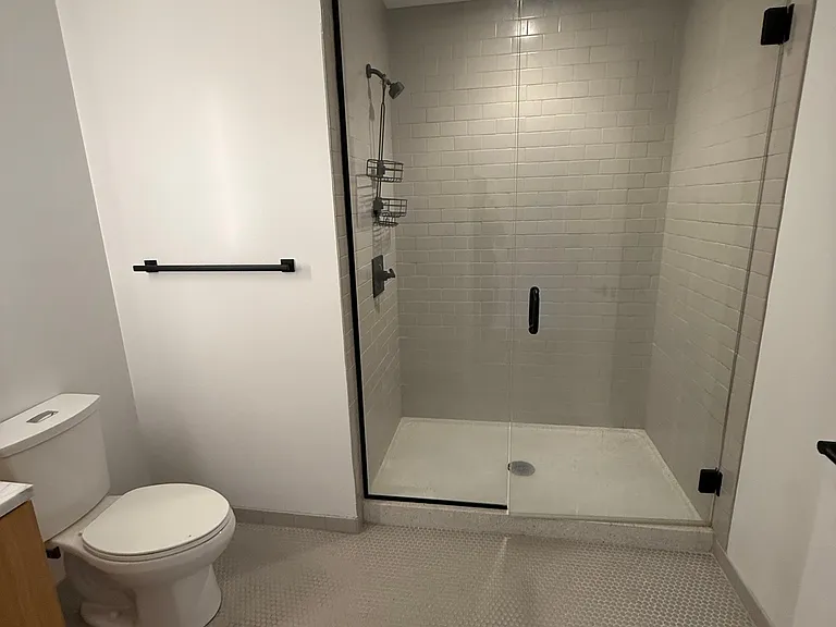 83-84 Gardner St #209L — Photo 16