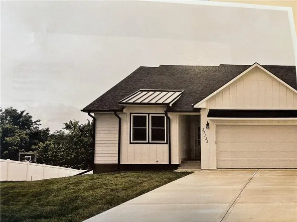 719 Goodlet Cir, Weston, MO 64098