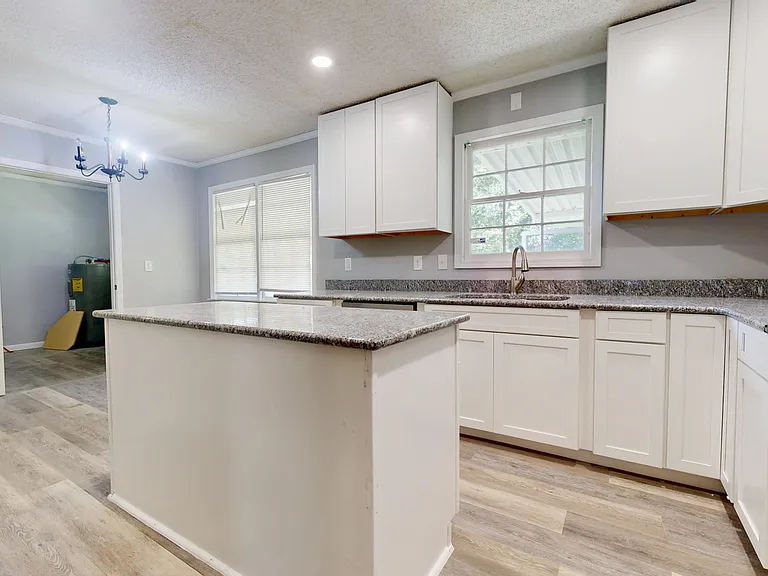 1001 Darling Ave — Photo 2