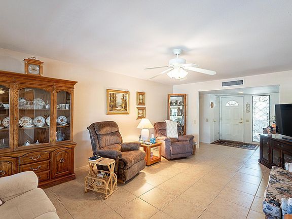 4th image of 9866 W Palmeras Dr