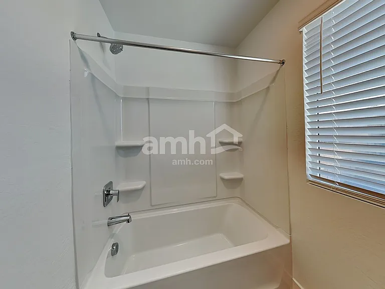 12611 W Flynn Ln — Photo 16