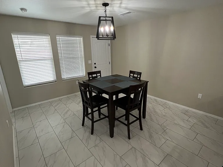 910 W Jaffa St — Photo 18