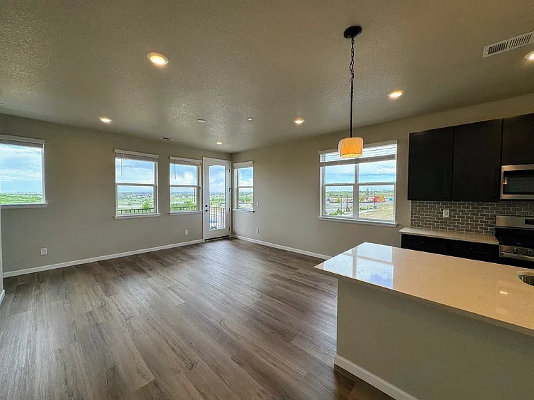 7022 Doncaster Ct — Photo 12