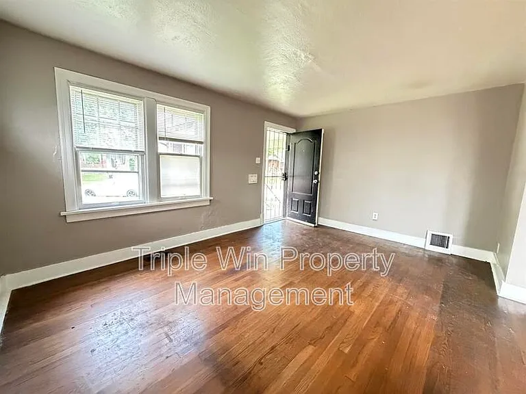 8530 Lowell St — Photo 8