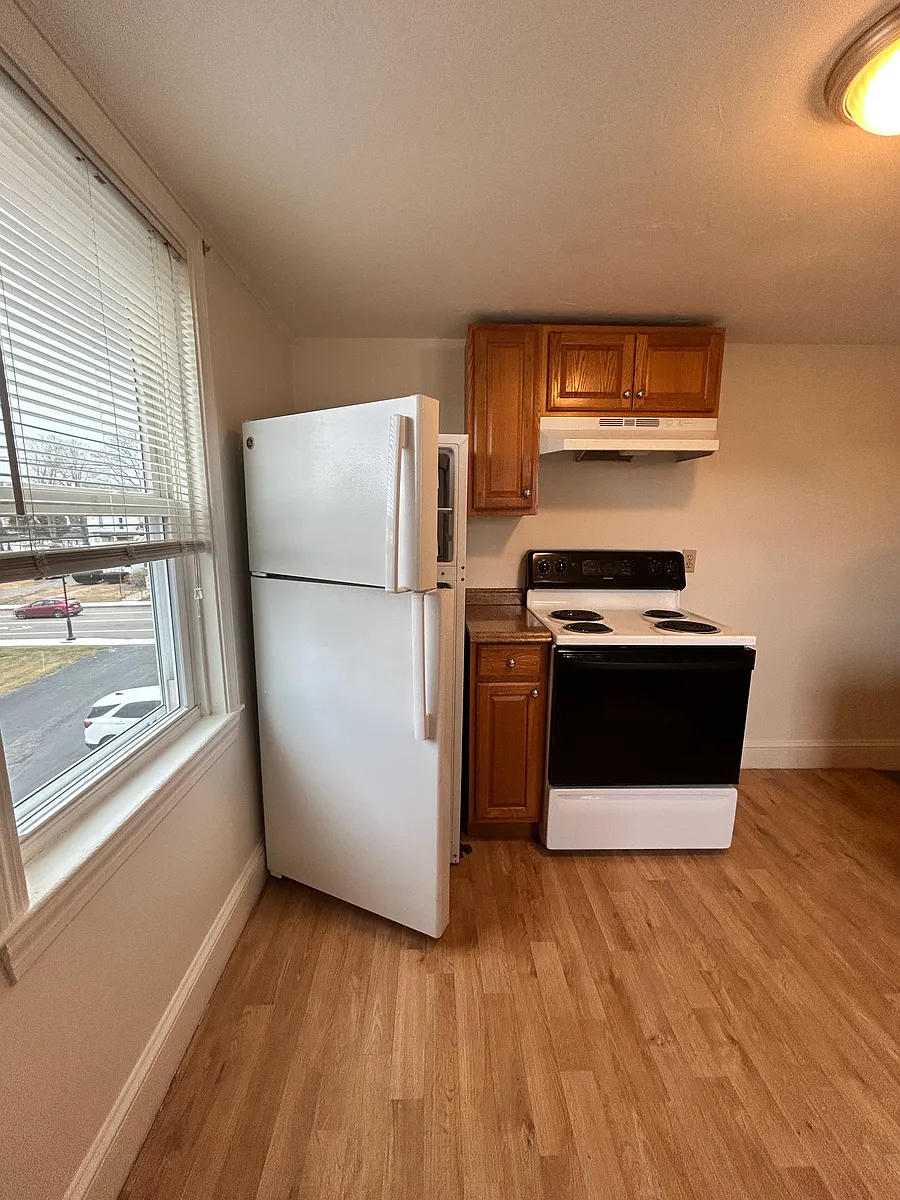 Building Photo - 67 Pleasant St #4