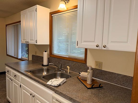 2nd image of 4520 SE Ina Ave APT 6